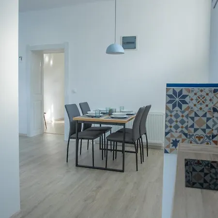 64 Apartment